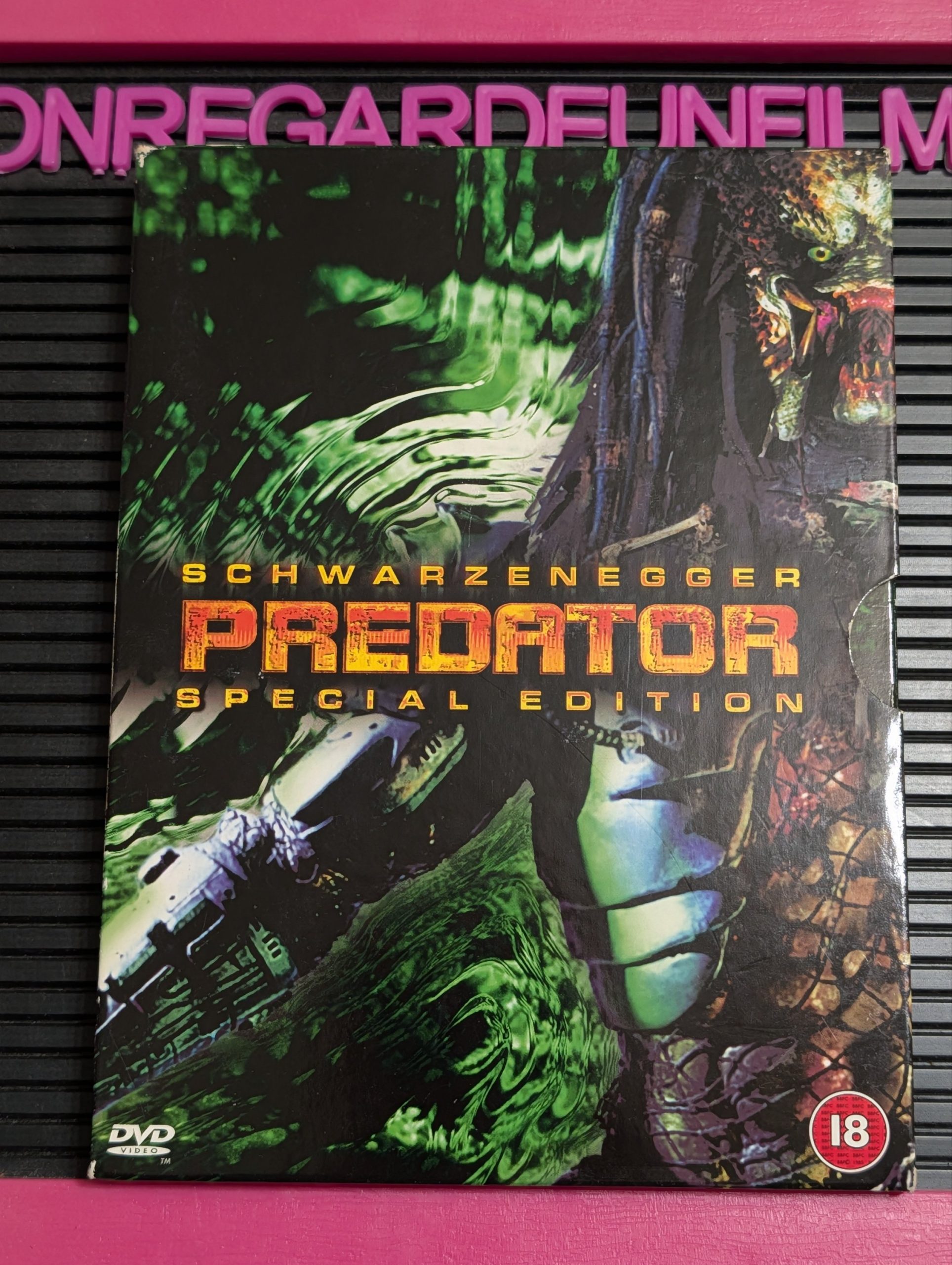 Predator (1987) {Zone 2} – Image 2