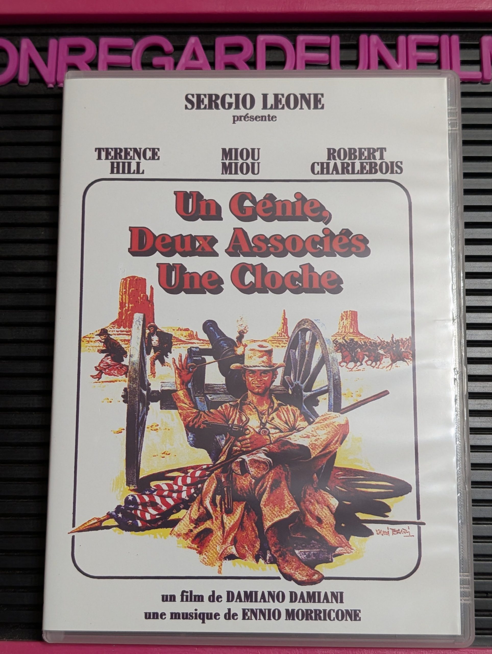Un Génie, deux Associés, une Cloche (1975) {Zone 2}