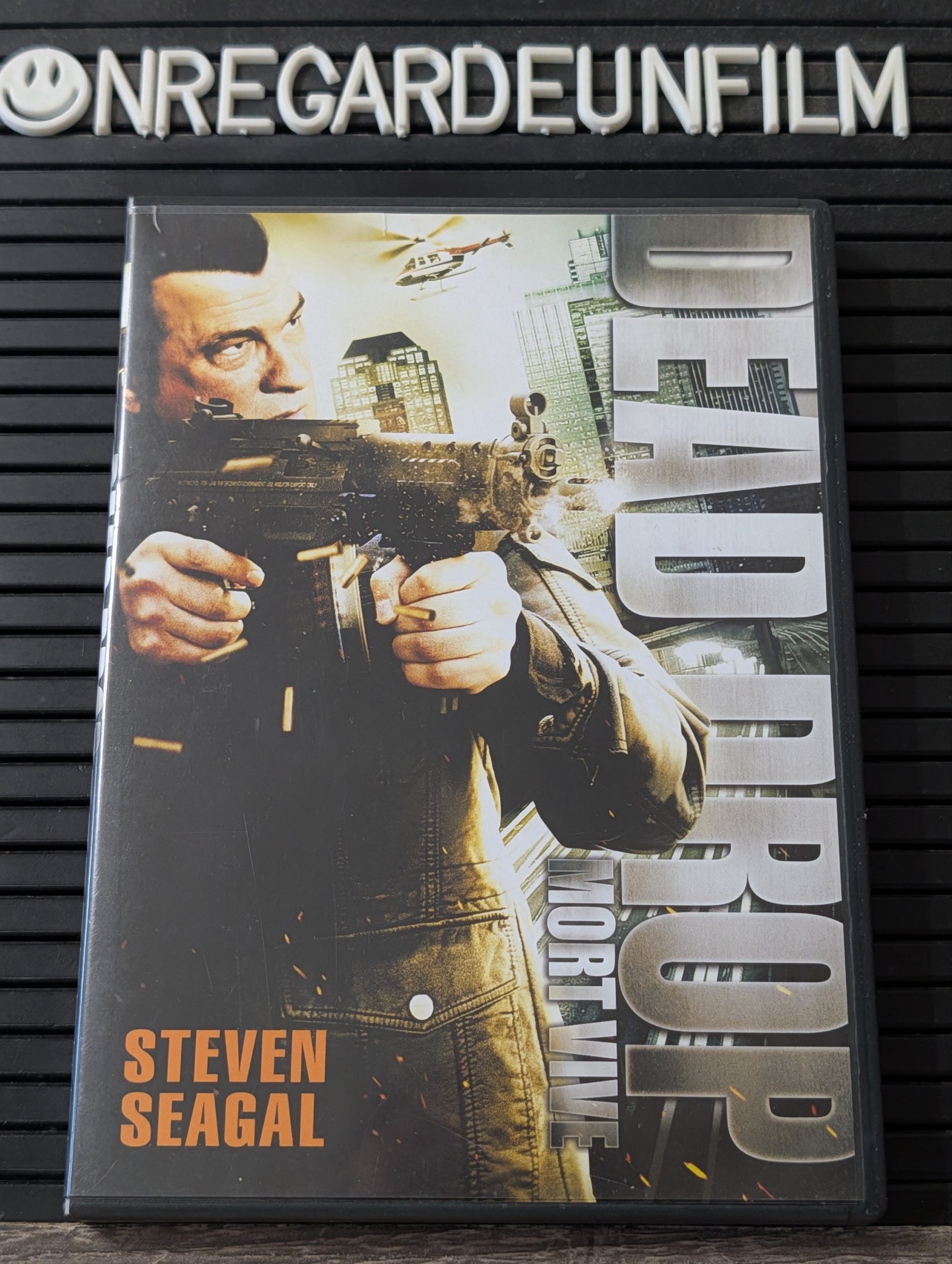 Mort Vive (Les Poupées Russes) / Dead Drop (2012) {Zone 1/NTSC}