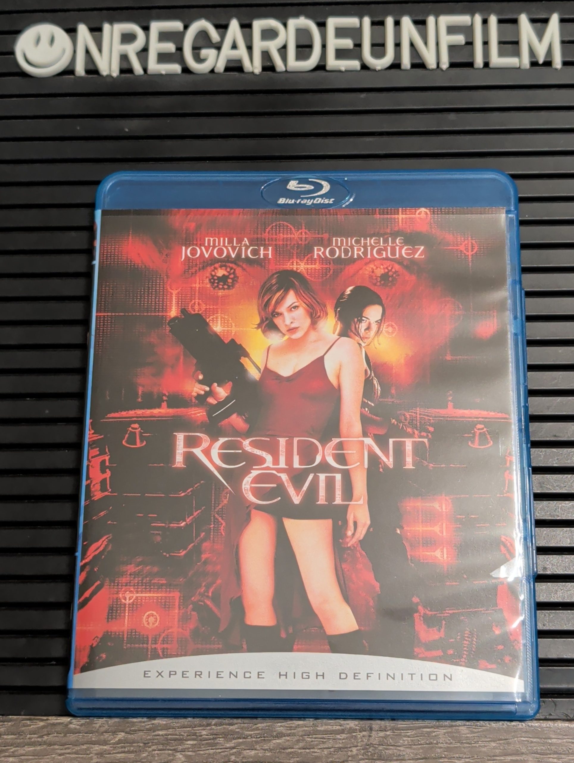 THE RESIDENT EVIL TRILOGY.
Les Créatures Maléfiques & Apocalypse & L'Extinction / Resident Evil (2002) & Apocalypse (2004) & Extinction (2007) – Image 7