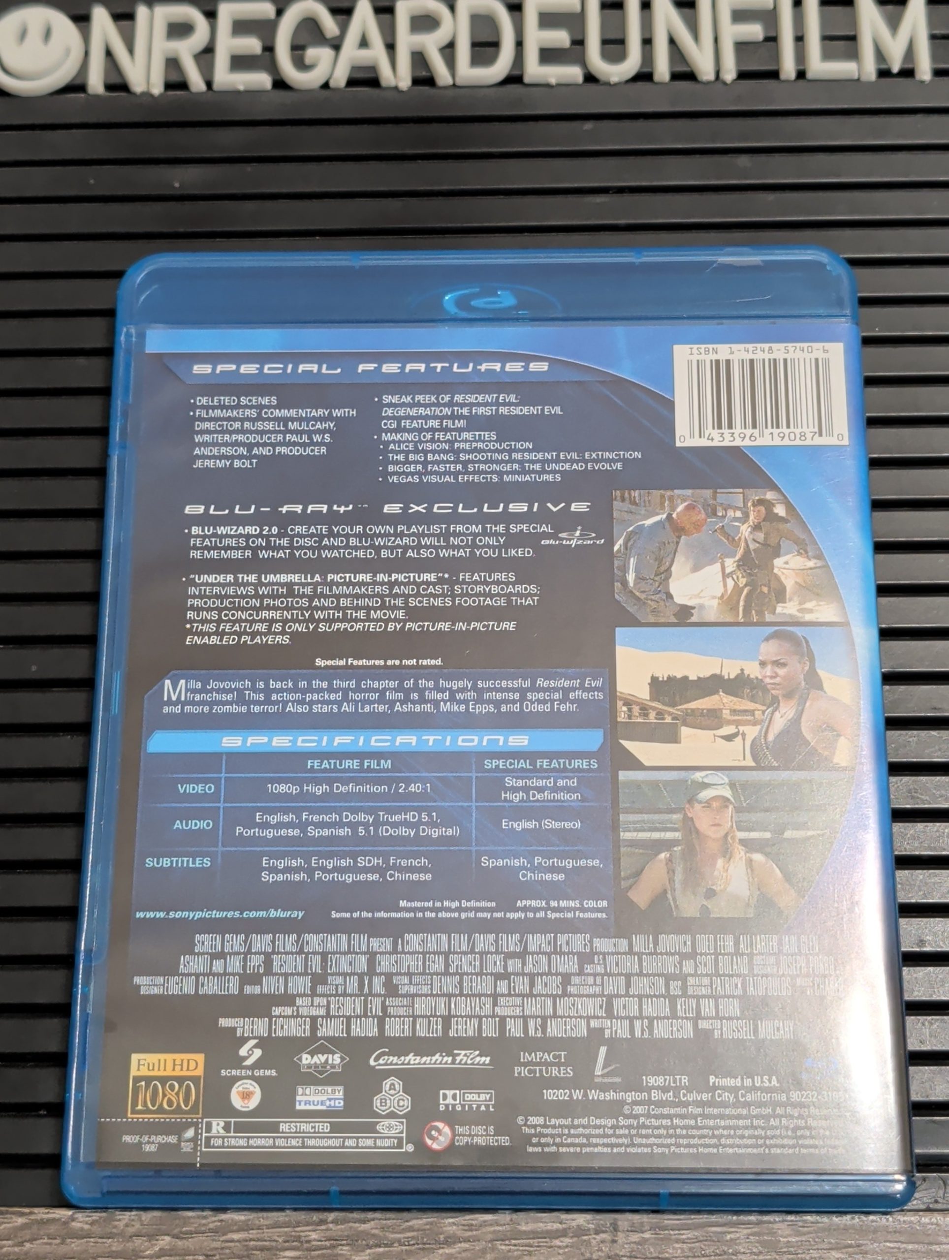THE RESIDENT EVIL TRILOGY.
Les Créatures Maléfiques & Apocalypse & L'Extinction / Resident Evil (2002) & Apocalypse (2004) & Extinction (2007) – Image 12